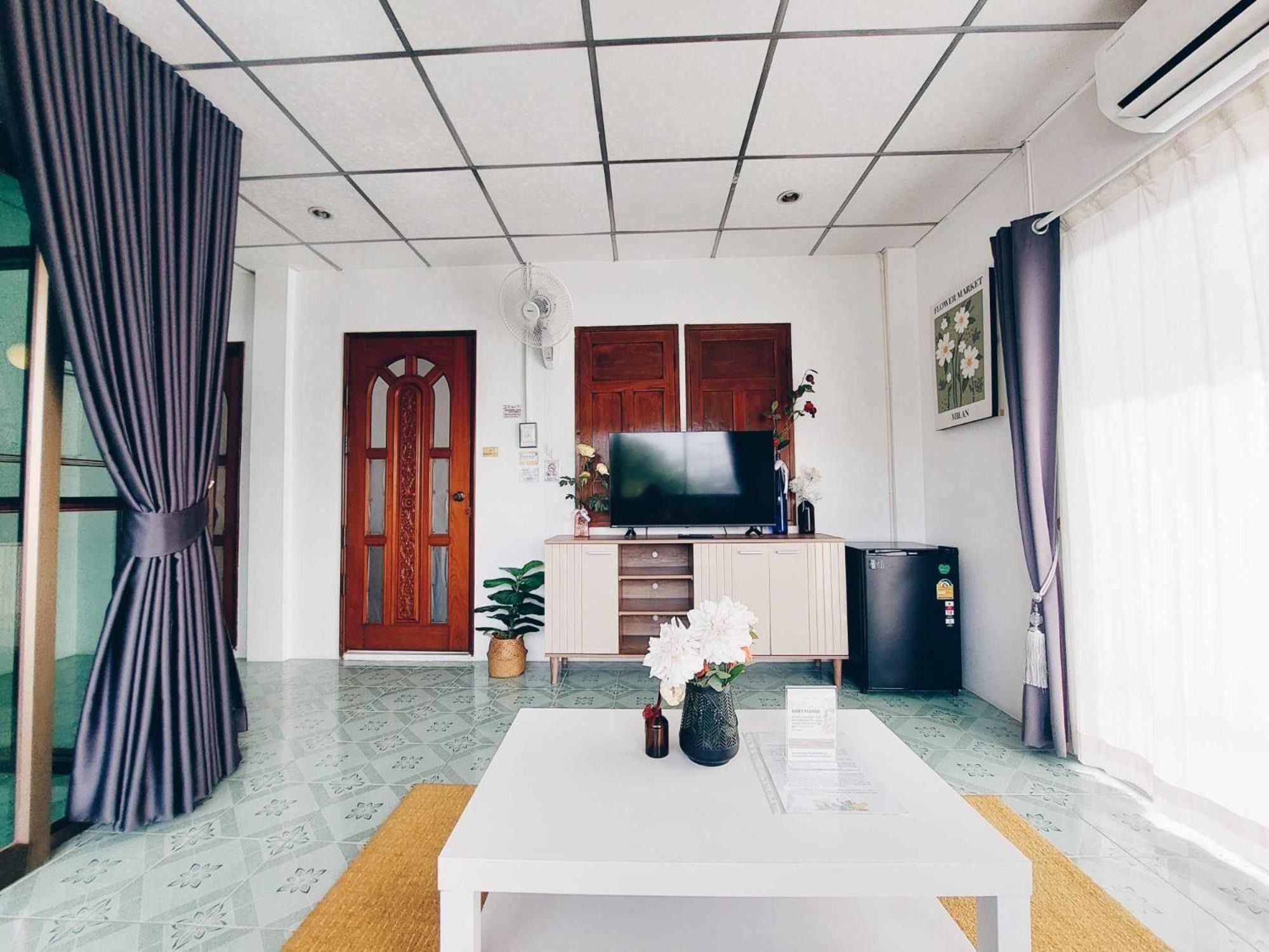 Hello Sunshine Hostel Phra Nakhon Si Ayutthaya Exterior photo