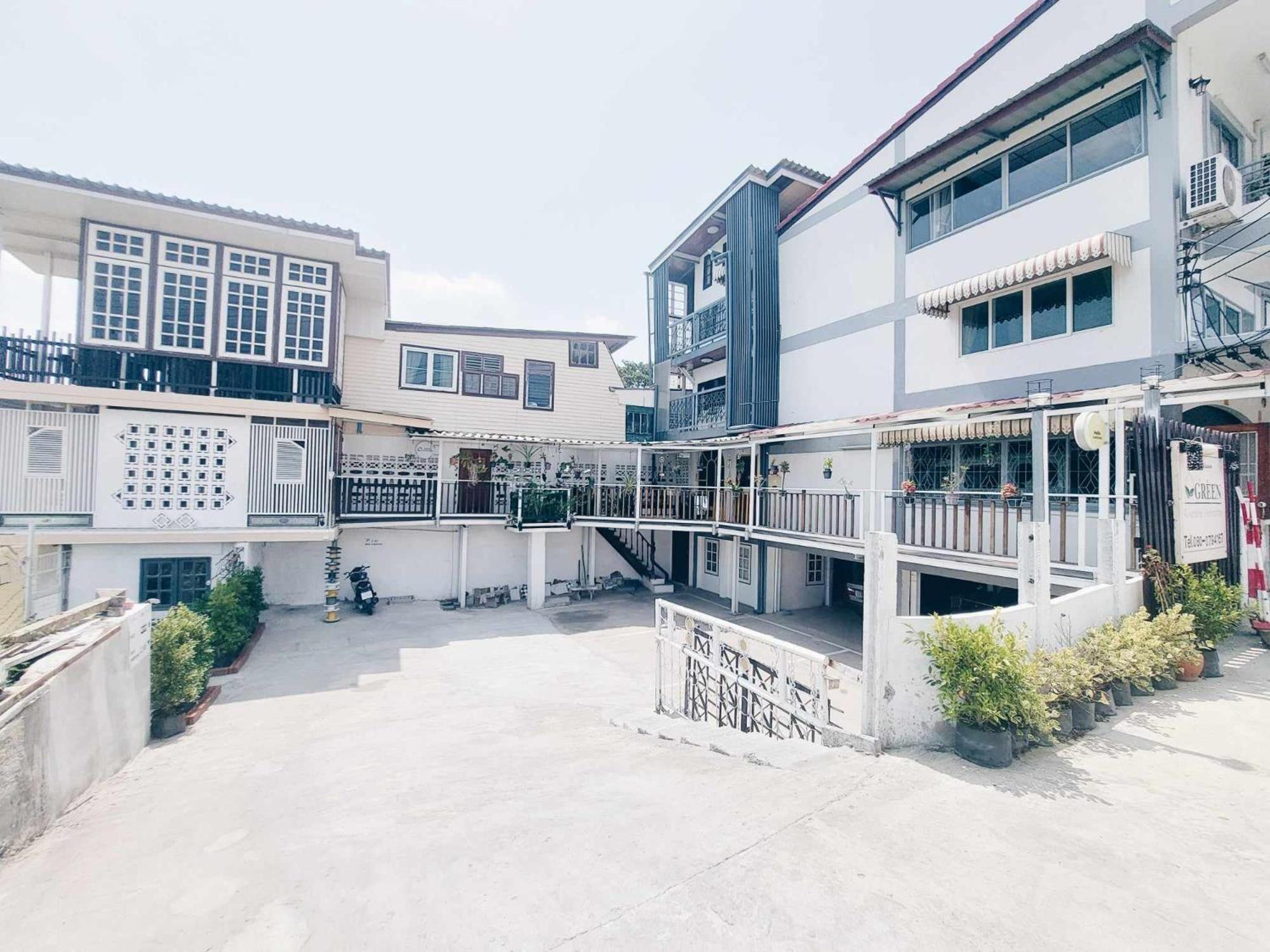 Hello Sunshine Hostel Phra Nakhon Si Ayutthaya Exterior photo