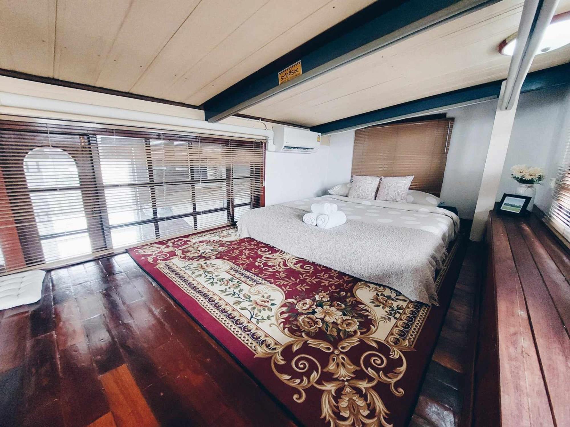 Hello Sunshine Hostel Phra Nakhon Si Ayutthaya Exterior photo