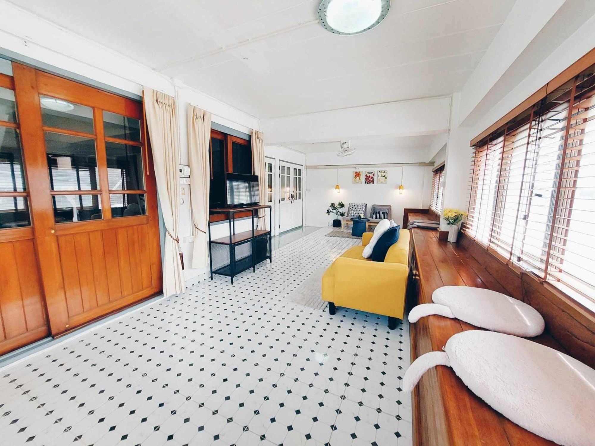 Hello Sunshine Hostel Phra Nakhon Si Ayutthaya Exterior photo