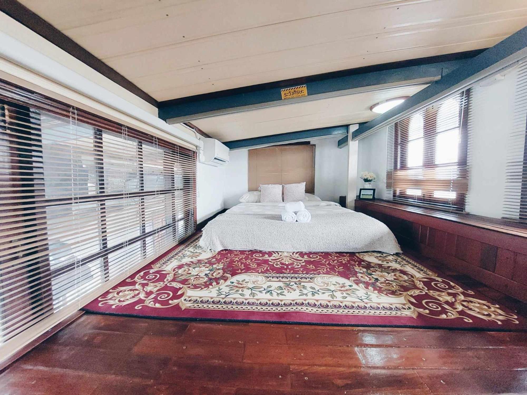 Hello Sunshine Hostel Phra Nakhon Si Ayutthaya Exterior photo