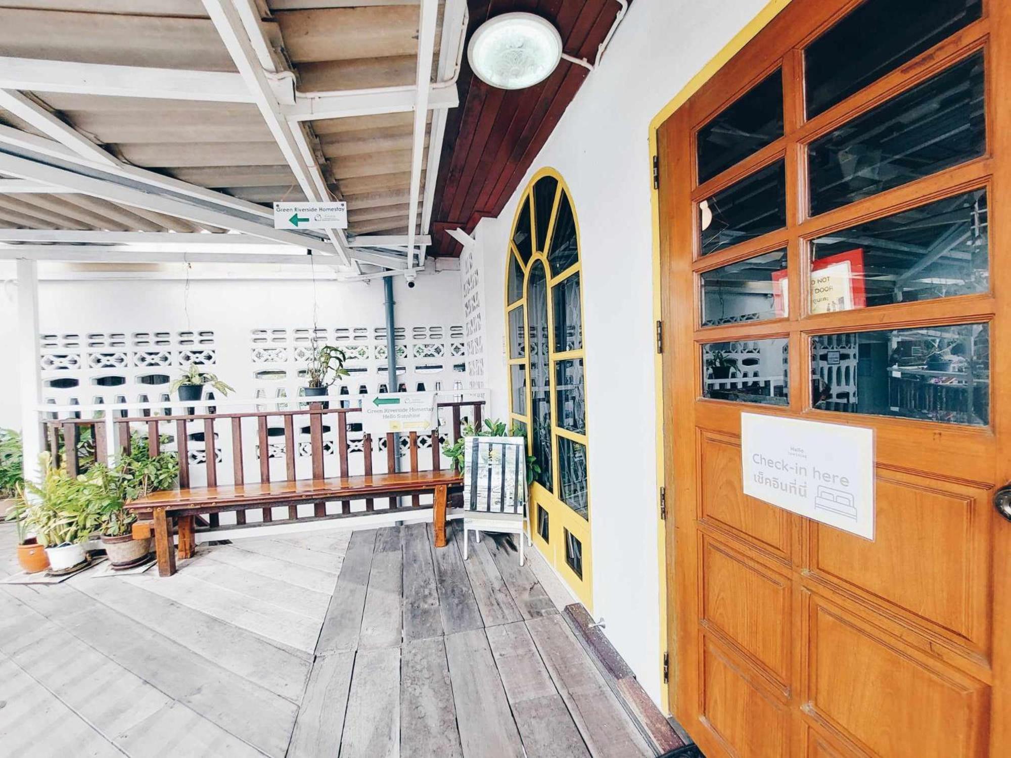 Hello Sunshine Hostel Phra Nakhon Si Ayutthaya Exterior photo